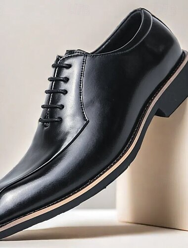  klassische braune Herrenschuhe zum Schnüren aus Kunstleder – stilvolles, formelles Schuhwerk fürs Business und besondere Anlässe