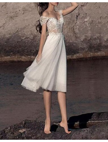  Strand Kleine Graduatie Witte Jurken Boho Bruidsjurken Baljurk Off Shoulder Gewone Bandjes Thee Lengte Tule Bruidskostuums Bruidsjurken Met Drapeer Applicaties 2025