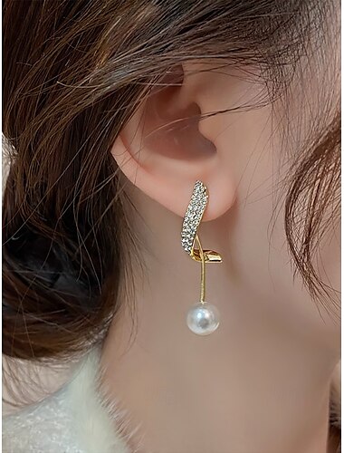  Elegant Gold-Plated Pearl Earrings with Crystal Detailing – Stylish Drop Earrings for Women, Perfect for Weddings, Evening Events,and Formal Occasions