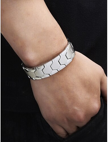  Sechseckiges Edelstahlarmband für Herren – modernes goldfarbenes Armband für legere und formelle Anlässe
