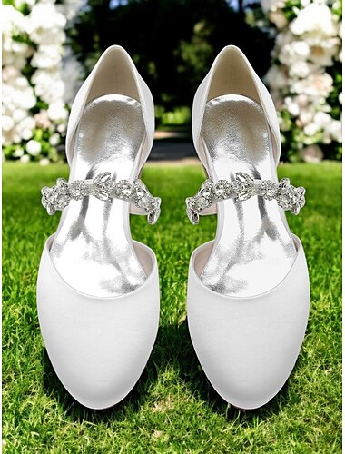  Zapatos de boda de punta cerrada de satén blanco con tira de diamantes de imitación en el tobillo: para ocasiones especiales