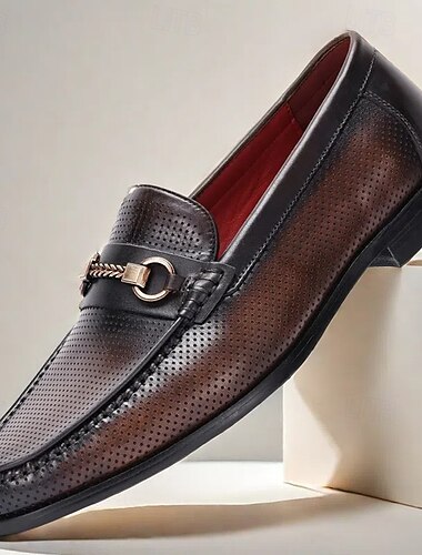  Herren-Loafer aus perforiertem braunem Leder – hochwertiges Rindsleder, Metallschnallenverzierung, atmungsaktive Business-Casual-Schuhe fürs Büro und formelle Anlässe