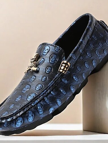  slip-on loafers med hodeskallemønster for menn - fritidssko i imitert skinn med hodeskalledetaljer i metall, stilig gotisk design for fester og hverdagsbruk