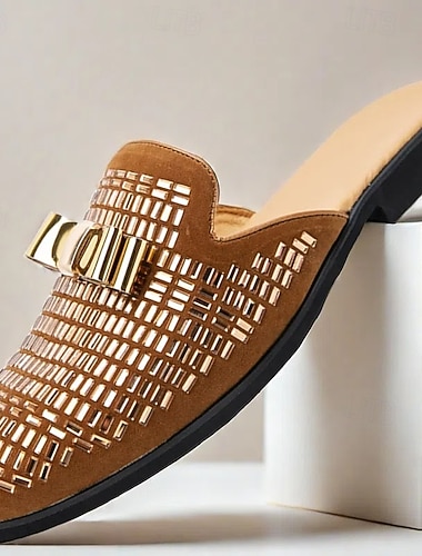  brune semskede slip-on muldyr for menn med metallisk gullbelagt design og sløyfeaksent – stilige uformelle loafers for hverdagsbruk og spesielle anledninger