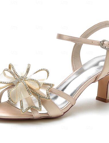  Luxuriöse Brautsandalen mit Kitten Heel und Strass-Schleife – beige Hochzeits-Pumps mit verstellbaren Riemchen