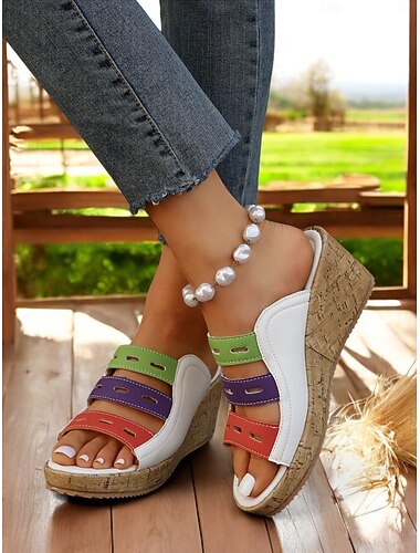  女性用マルチカラーウェッジサンダル - カジュアルな夏の装いにぴったりな、快適なプラットフォームを備えたスタイリッシュなオープントゥスライドサンダル
