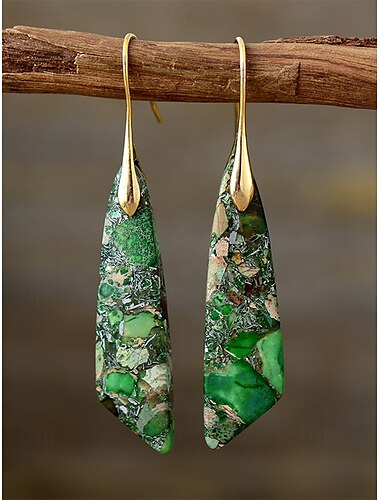  Grüne Tropfenohrringe aus Naturstein mit goldenen Haken - Boho-Stil, einzigartiger Edelsteinschmuck für Frauen, perfekt für lässige und elegante Anlässe