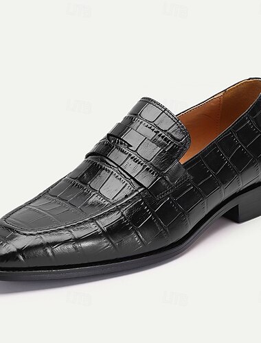  Klassische Herrenschuhe aus braunem Leder mit Krokodilmuster – ideal für Geschäftstreffen und Kentucky Derby