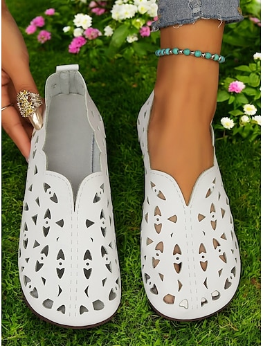  chaussures à enfiler pieds nus découpées au laser blanches pour femmes - chaussures décontractées respirantes et légères à coupe large, idéales pour les journées d'été