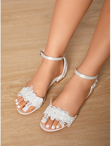  Flache Hochzeitssandalen aus weißer Spitze für Damen – elegante Brautschuhe für Hochzeiten im Freien und am Strand