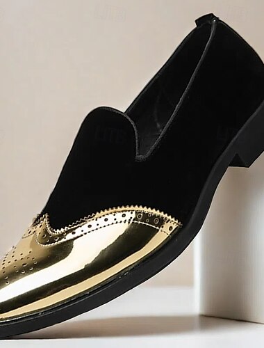 Ballschuhe für Herren – Slipper aus burgunderfarbenem Samt und goldenem Lackleder mit Brogue-Details für formelle Anlässe