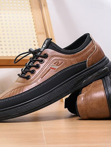  Freizeit-Schnürschuh für Herren in Braun mit schwarzen Akzenten, robustes Design für den Alltag und Outdoor-Aktivitäten