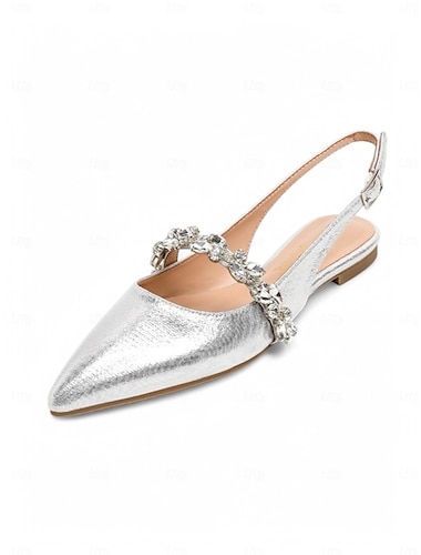  srebrne, zdobione cyrkoniami, spiczaste czółenka – eleganckie buty typu slingback dla panien młodych i na wieczorne wyjścia