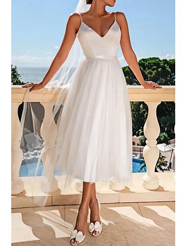  Petite Robe Blanche de Fiançailles Robes pour Douche Nuptiale Robes de Mariage A-Line Col en V Sans Manches Longueur Thé Satin Robes de Mariée avec Plis