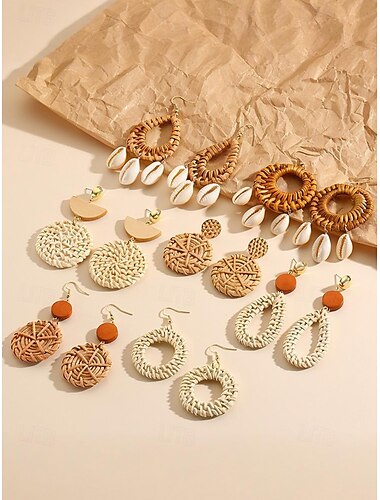  Pendientes colgantes de concha bohemios para mujer: pendientes circulares de ratán hechos a mano con conchas cauri naturales, joyas de playa ligeras para vacaciones de verano y atuendos costeros.