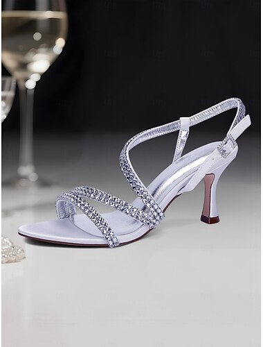  Sandales à bride arrière argentées pour femmes avec détails en strass – talons chaton scintillants à bout ouvert pour les soirées cocktail et les réceptions de mariage