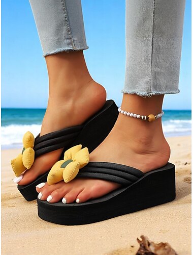  svarta plattformsflip flops för kvinnor med gul blomdetalj – söta strandsandaler för sommarsemester, avkoppling vid poolen och dagliga fritidskläder