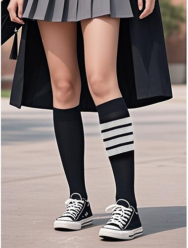  Kniehohe, asymmetrisch gestreifte Damensocken – sportliche, über die Wade reichende Baumwollsocken für Schuluniformen für Schüler, Abschlussfeiern, Cheerleading und den Alltag
