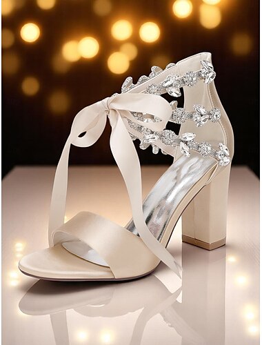 Sandales à talons carrés et bout ouvert ornées de cristaux en satin beige - Chaussures pour femmes pour mariage et cocktail
