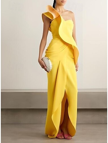  Åtsmitande Cocktailklänningar Elegant Klänning Formell Bröllop Asymmetrisk Ärmlös Enaxlad Stretch crepe med Krusad 2025