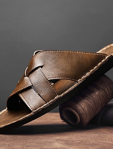  Sandales à brides croisées en similicuir marron pour homme – sandales décontractées à enfiler avec semelle résistante, parfaites pour le confort au quotidien, les vacances et les aventures en plein air