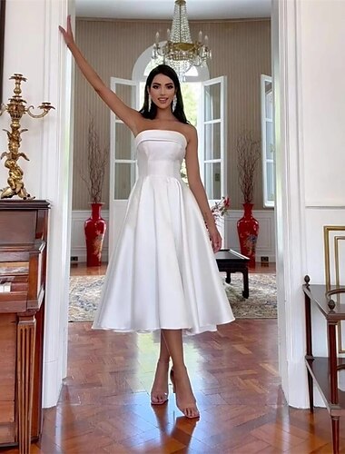  Salle Style Royal Petites Robes Blanches Robes de mariée Ligne A Épaules Dénudées Sans manches Longueur thé Satin Robes de mariée Avec Couleur Unie 2025
