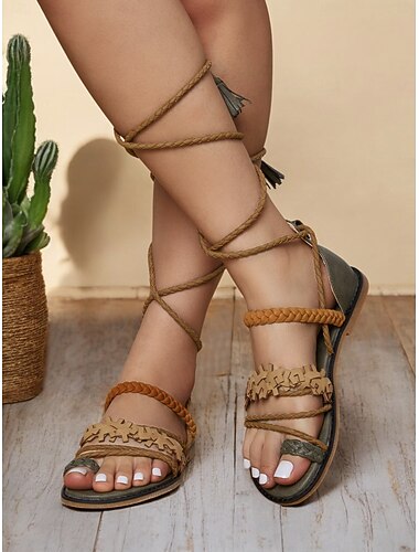  kvinners boho-flettede gladiatorsandaler med dusk-aksenter og snøredesign, perfekt for sommerfestivaler og strandutflukter