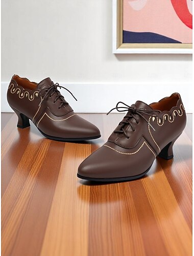  Braune Oxford-Schnürschuhe mit Kitten Heel für Damen – Vintage-Brogue-Pumps im Edwardian-Retro-Stil der 1920er Jahre für den eleganten Alltag und Mottopartys