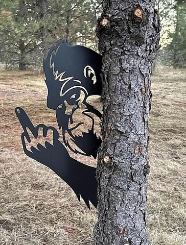  Een boe-boo die naar Bigfoot kijkt, een dieren metalen bord kunst ornament, dieren die rondgluren, borden hoek boom tuin hek boerderij buiten huis decoratie