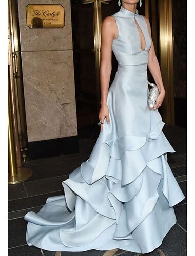  Meerjungfrauenschnitt Abendkleid Elegant Kleid Formell Hochzeit Hofschleppe Ärmellos Reverskragen mit Schlitz Satin mit Rüschen 2025