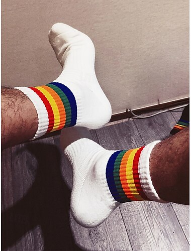  Calcetines arcoíris del orgullo para hombre: un accesorio colorido para festivales LGBTQ+, ideal para uso diario, deportes y eventos del orgullo.