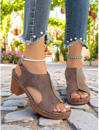  Braune Cut-Out-Sandalen für Damen – stylischer Peep-Toe mit Absatz, perfekt für einen lässigen und schicken Sommerlook