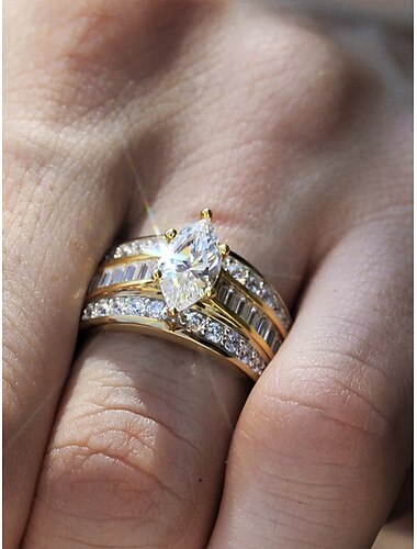  Bague en cristal taille marquise plaquée or pour femme – un bijou élégant pour les mariages, les fiançailles et les soirées