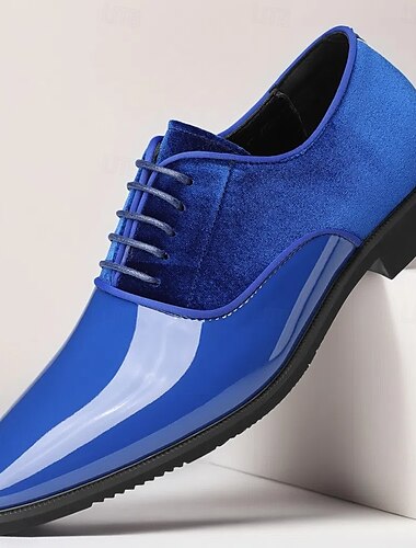  Rote, glänzende Herrenschuhe mit glattem Finish – elegantes, hochglänzendes Schuhwerk für Hochzeiten, Galas und besondere Anlässe