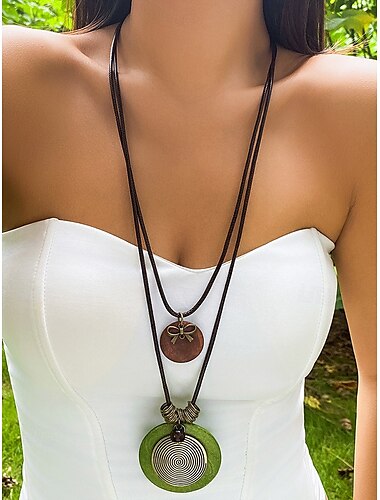  Damen-Halskette mit mehrlagigem Holzanhänger im Boho-Stil – handgefertigte Perlen aus Naturlegierung, ethnisches Spiraldesign, leichter Statement-Schmuck für lässige Outfits, Sommerpartys und Strandurlaube