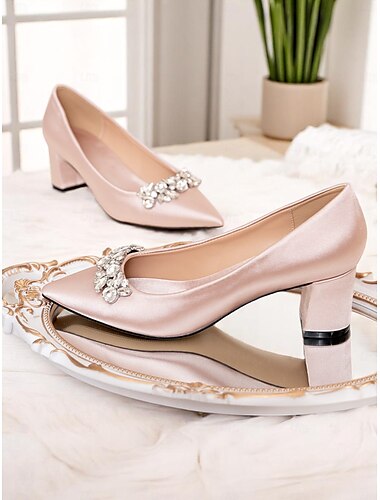  Zapatos de boda para mujer con punta puntiaguda de satén color champán, tacones medios gruesos y adornos de cristal: elegantes zapatos de novia para la ceremonia, recepción y damas de honor.