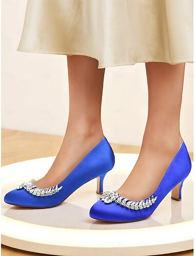  Silberne Kitten Heels mit runder Spitze für Damen – Satin-Abendschuhe mit niedrigem Absatz und Kristallverzierung für Cocktailpartys und formelle Abende