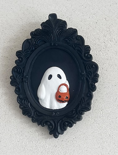  Lindo fantasma para colgar en la pared, estilo gótico de Halloween, truco o trato, decoración de resina para una decoración espeluznante del hogar y la fiesta.
