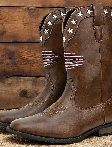  Botas vaqueras marrones de piel sintética para hombre con diseño de bandera estadounidense: botas atrevidas y elegantes para eventos campestres, conciertos y salidas informales.