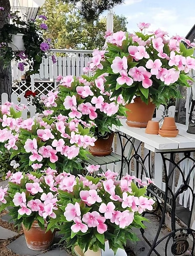  2 kpl keinotekoisia impatiens-roikkuvia kukkia sisä- ja ulkokoristeluun, tekokukkaseppele nurmikolle, puutarhaan, parvekkeelle ja terassille