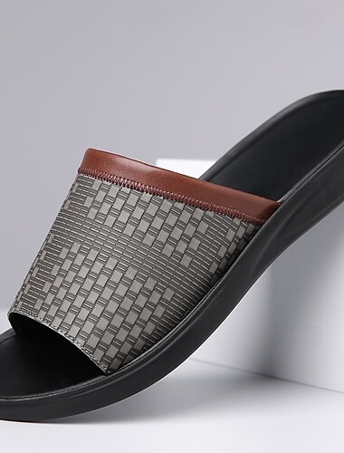  Herren-Sandalen aus Kunstleder im gewebten Stil, strukturiertes Obermaterial, bequemes Slip-On-Design, perfekt zum Entspannen am Pool und für den Urlaub
