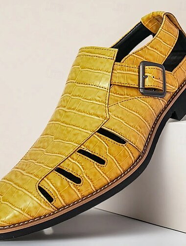  sandales jaunes à imprimé crocodile pour hommes – détail de boucle tendance, idéales pour les événements en plein air et les tenues d'été décontractées