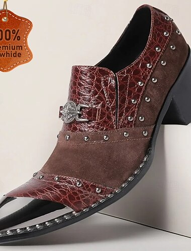  Zapatos de vestir de cuero marrón gótico para hombre–Calzado de fiesta premium de cuero de vaca con detalles de tachuelas en la puntera dorada correa de hebilla y punta de acero para bailes de lujo