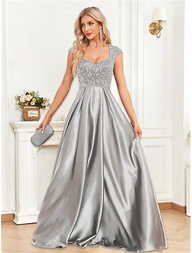  A-Linie Quinceanera-Kleider Elegant Kleid Formell Hochzeit Bodenlang Ärmellos Herzförmiger Ausschnitt Satin mit Falten 2025