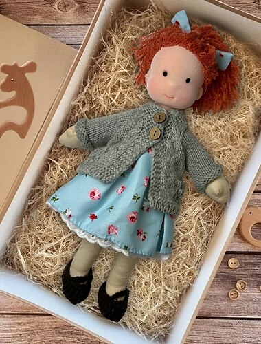  手作りのウォルドルフ人形、女の子の赤ちゃん用、洋服セット付き - 11.8インチの柔らかいぬいぐるみ、幼児向け、お子様へのクリスマスプレゼントに最適