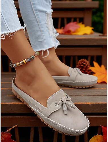  Γυναικεία μοκασίνια mules με φούντες – casual slip-on loafers για καθημερινές μετακινήσεις και χαλαρά ντυσίματα
