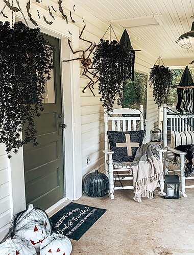  2 luxuriöse schwarze Kunstblumen zum Aufhängen – langlebige, UV-beständige künstliche Grünpflanzen als Dekoration für drinnen und draußen, perfekt für Hochzeiten und Halloween &Herbstliche Wandakzente