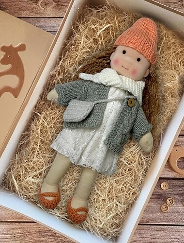  手作りのウォルドルフ人形、女の子の赤ちゃん用、洋服セット付き - 11.8インチの柔らかいぬいぐるみ、幼児向け、お子様へのクリスマスプレゼントに最適