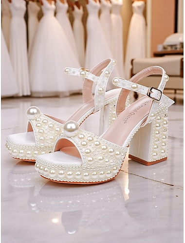 Sandali da donna con tacco a blocco, plateau e cinturino alla caviglia decorati con perle bianche - eleganti scarpe da cerimonia e da festa per signore   Sandali da donna con tacco a blocco, plateau e cinturino alla caviglia decorati con perle bianche - eleganti scarpe da cerimonia e da festa per signore