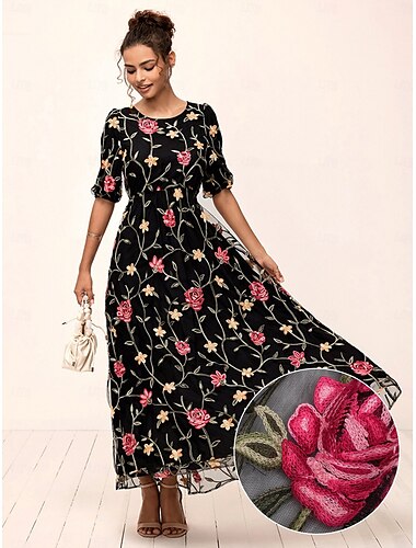  A-Line Mother of the Bride Dress Elegant Crew Neck Floor Length Tulle Short Sleeve with Embroidery 2025